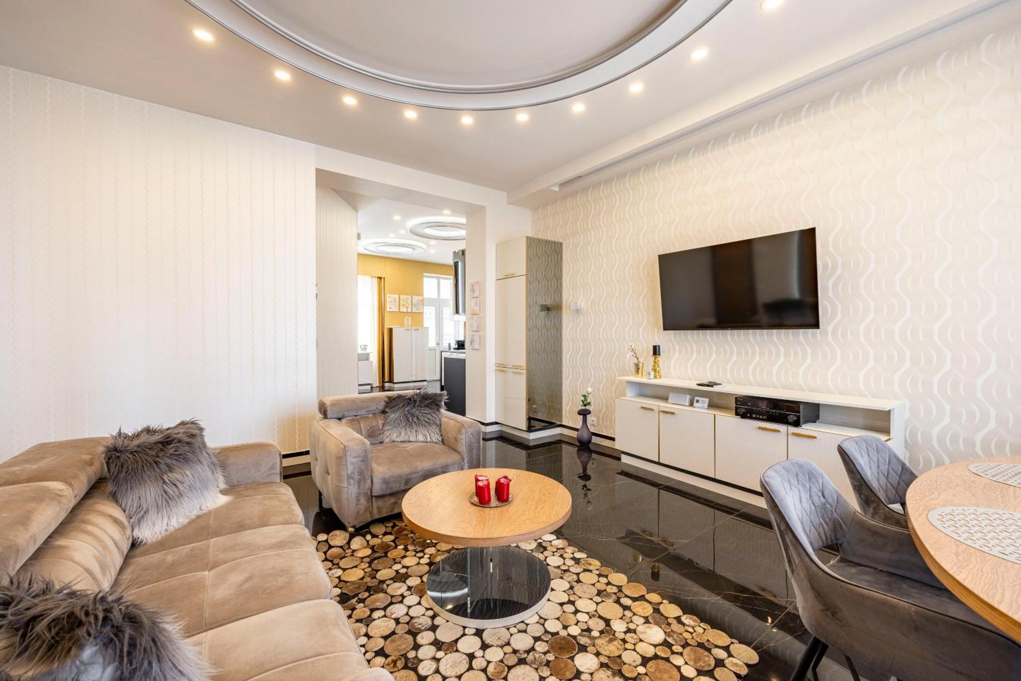 Luxury Royal Central Apartment By Prestige Homes Budapest Exterior foto