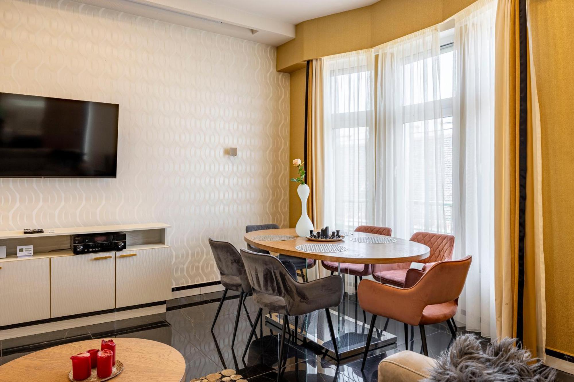 Luxury Royal Central Apartment By Prestige Homes Budapest Exterior foto